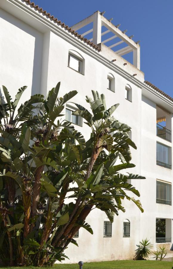 Luxury Garden Apartment - Walking Distance To The Sea Sitio de Calahonda Exterior foto